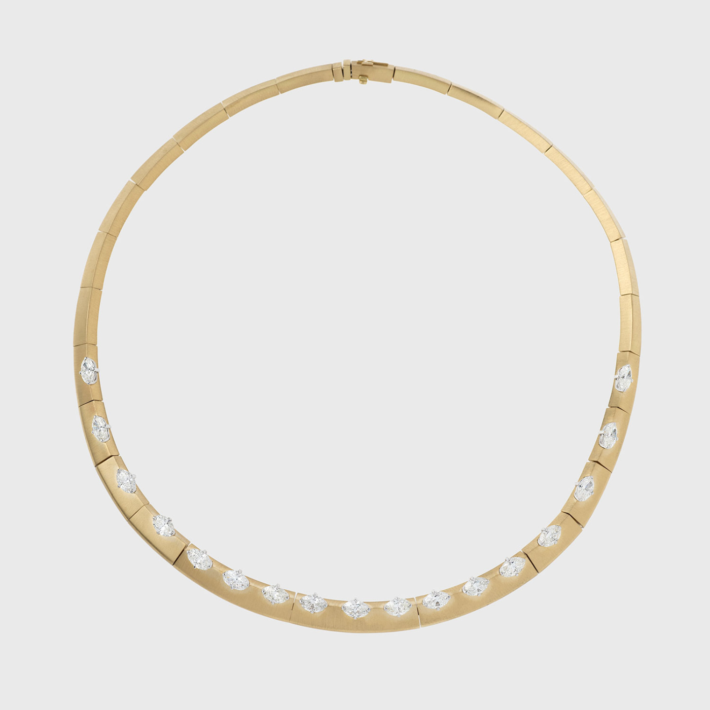 Yellow gold necklace with oval white diamonds