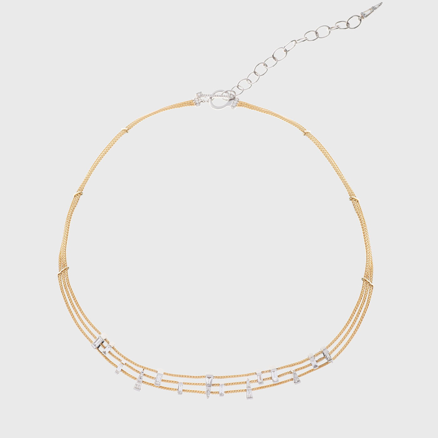 Yellow gold necklace with white diamond baguettes