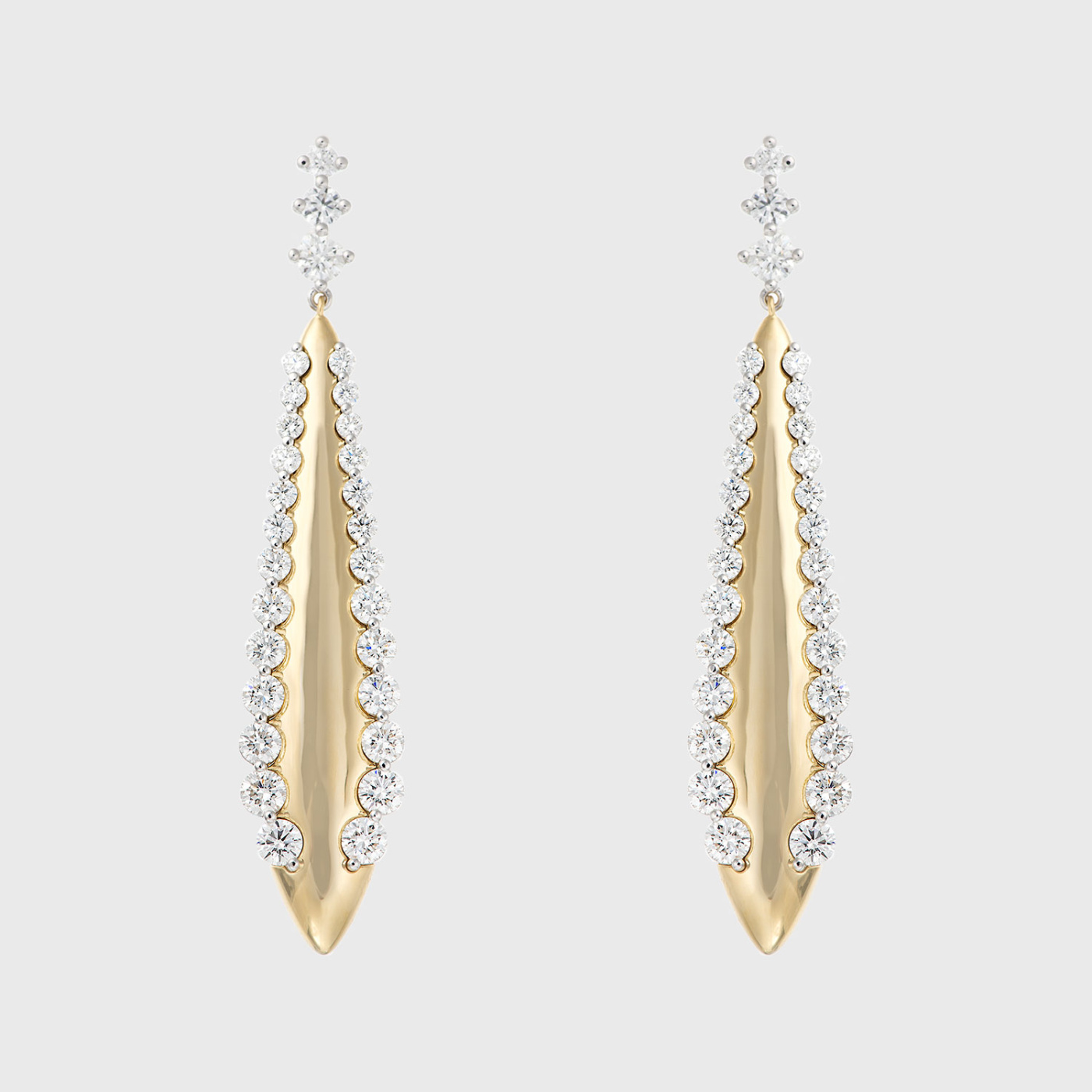 Yellow gold earrings with round white diamonds