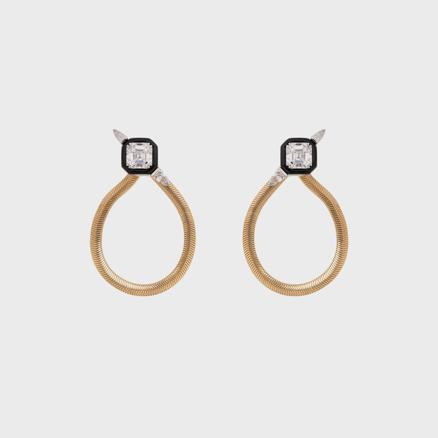 Yellow gold chain earrings with white diamonds and black enamel