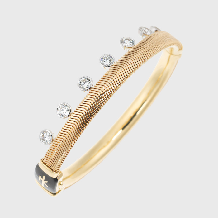 Yellow gold chain tennis bracelet with round white diamonds