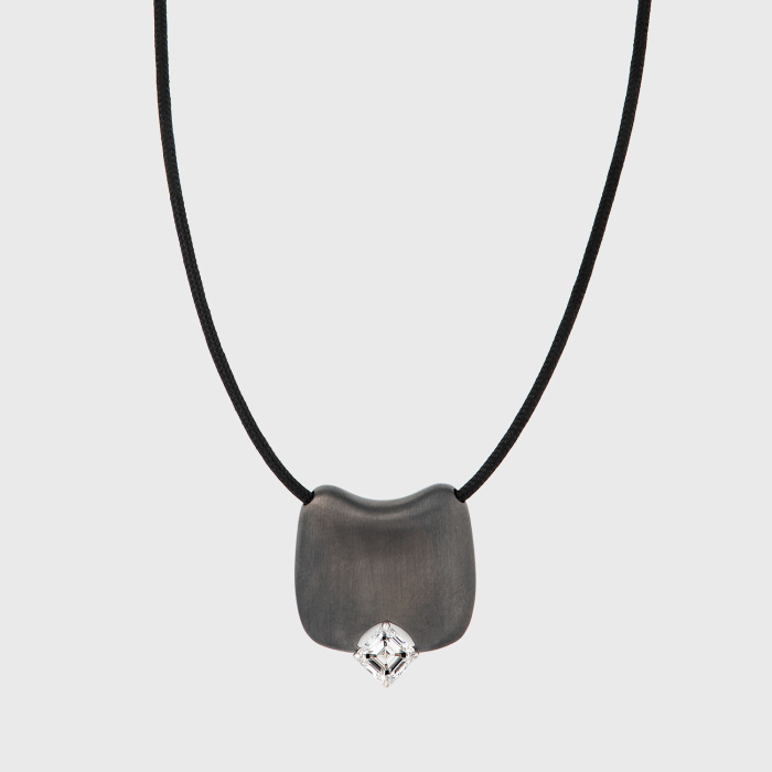 Blackened white gold pendant necklace with square emerald cut white diamond
