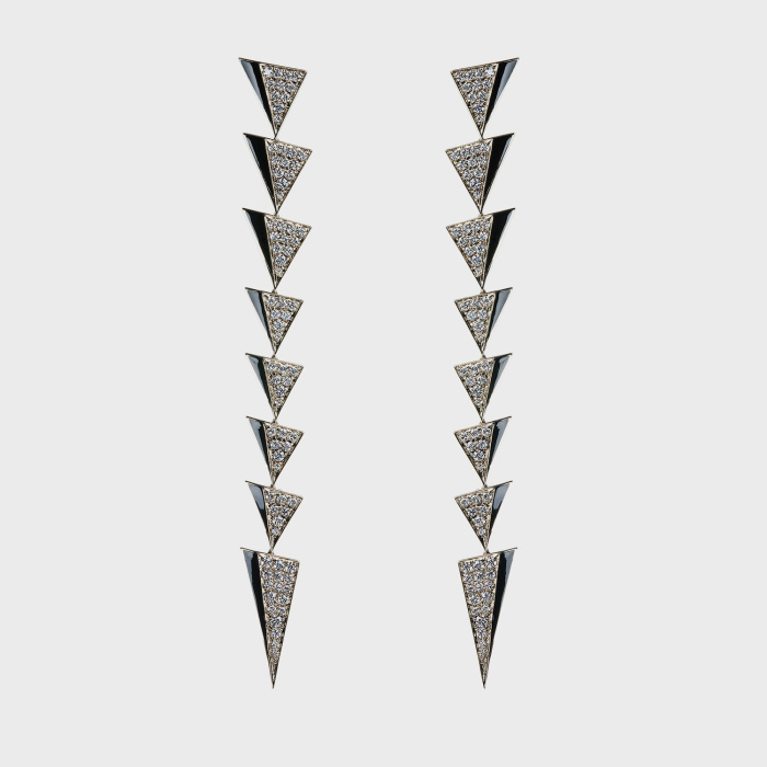 White gold long earrings with white diamonds and black enamel