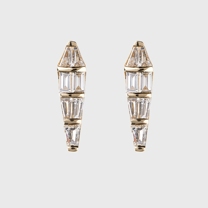 Yellow gold stud earrings with white diamond baguettes