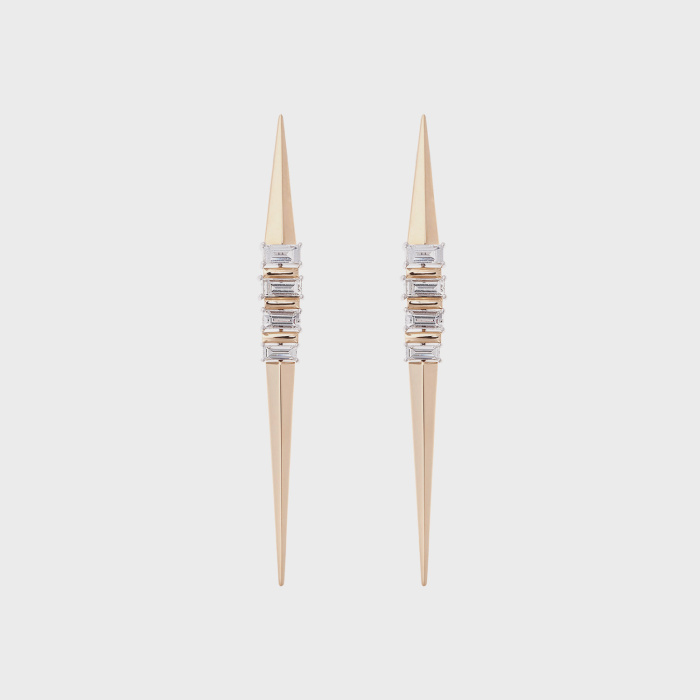 Yellow gold long earrings with white diamond baguettes