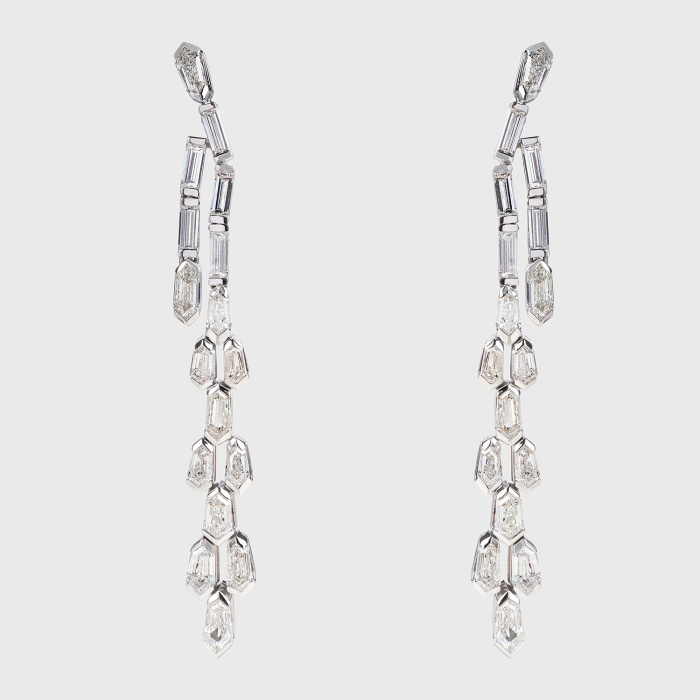 White gold long earrings with baguette and shield white diamonds