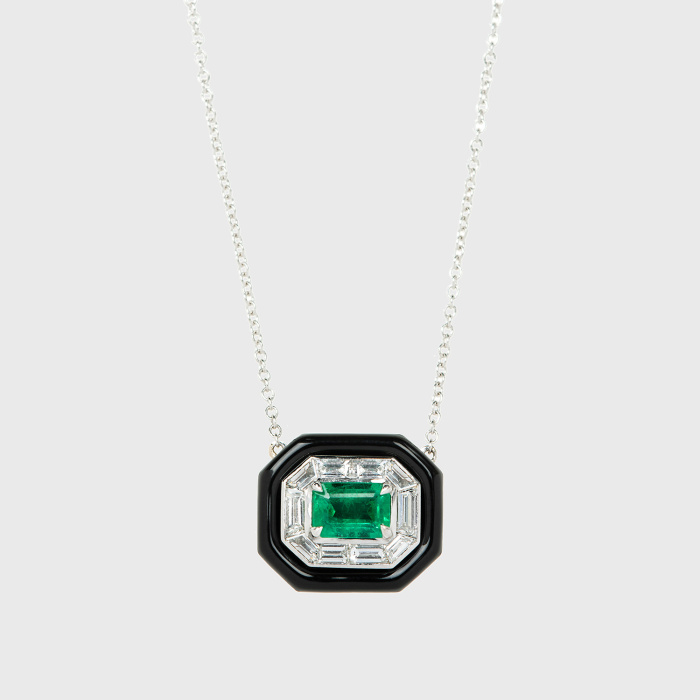 White gold pendant necklace with emerald, white diamond baguettes and black enamel