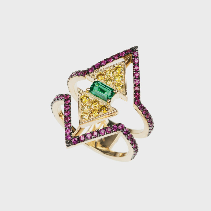 Yellow gold ring with rubies, yellow diamonds and emerald