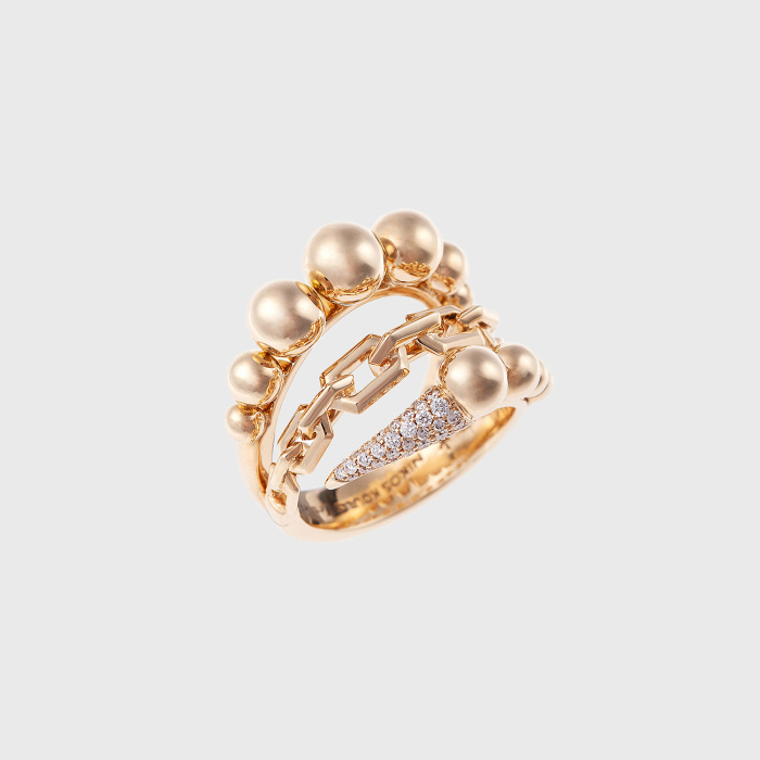 Yellow gold ring with white diamonds