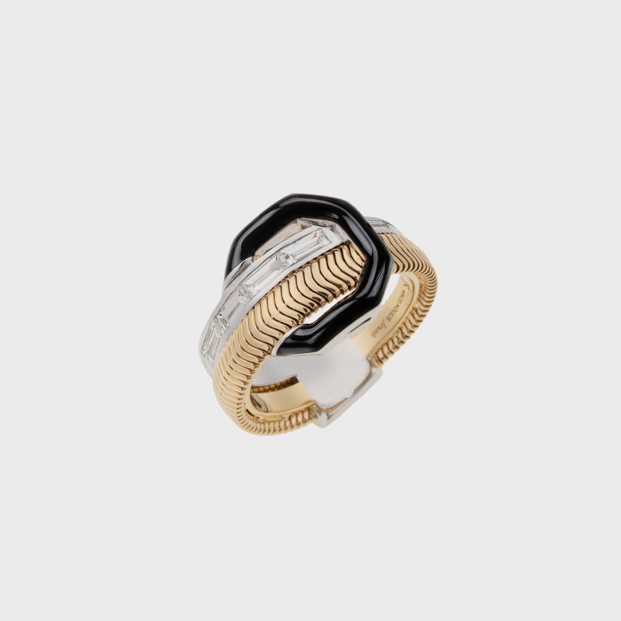 Yellow gold chain ring with white diamond baguettes and black enamel