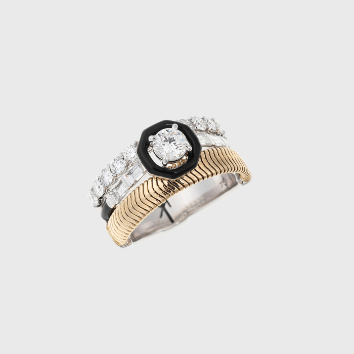 Yellow gold chain ring with round and baguette white diamonds and black enamel