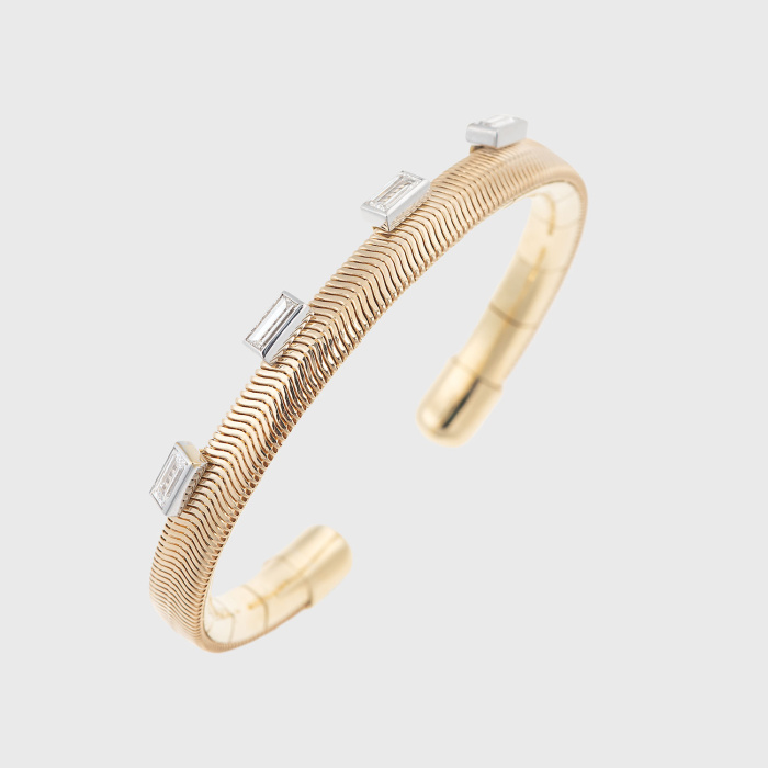 Yellow gold chain bangle bracelet with white diamond baguettes