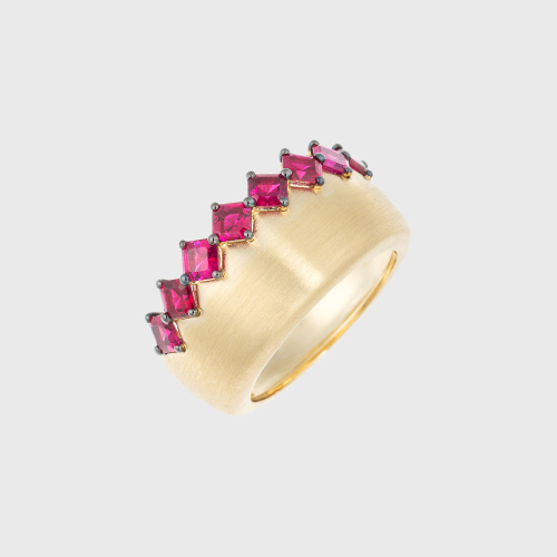 Yellow gold ring with rubies