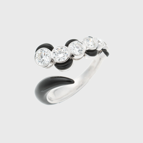 White gold open ring with oval white diamonds and black enamel
