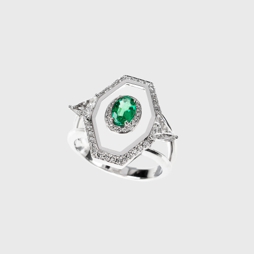 White gold ring with white diamonds and emerald in translucent enamel