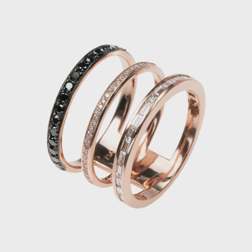 Rose gold ring with white diamonds, white diamond baguettes and black diamonds