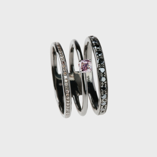 Black gold ring with brown diamonds, black diamonds and pink diamond