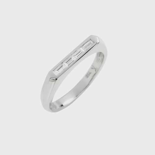 White gold band ring with white diamond baguettes