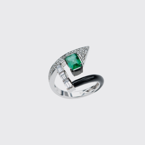 White gold ring with white diamonds, emerald and black enamel